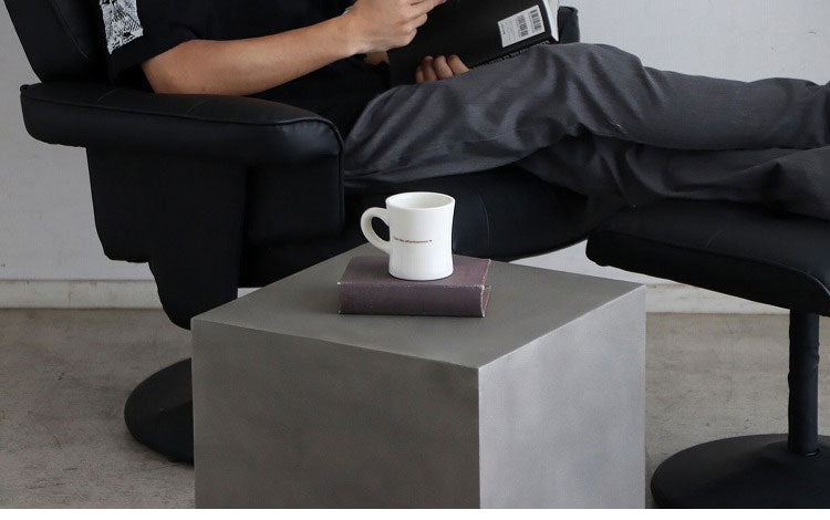 キューブテーブル レイジー UP ST 東馬 キューブ家具 グレー サイドテーブル 展示什器 コンクリート調 モダン家具 MDF 軽量家具 組立不要 ディスプレイ台 インテリア什器 シンプル家具(代引不可)