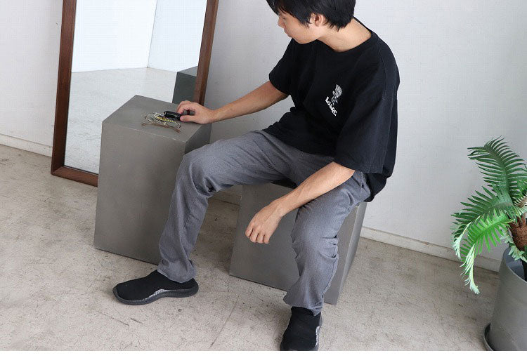 トールテーブル レイジー UP ST 東馬 キューブ家具 グレー サイドテーブル トールタイプ コンクリート調 モダン家具 展示什器 ディスプレイ台 MDF 組立不要 シンプル家具 インテリア什器(代引不可)