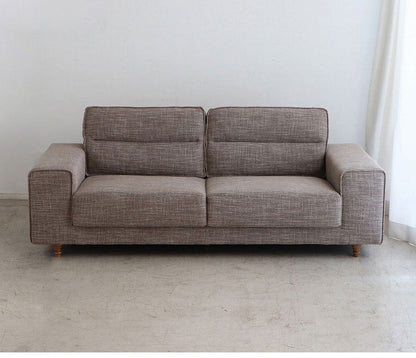 ソファ ヘボン UP 東馬 ソファ 3人掛け ブラウン おしゃれ 木脚 クッション付き 北欧風 リビングソファ モダン家具 ウレタンフォーム ポリエステル 張地 組立簡単 インテリア シンプルソファ(代引不可)